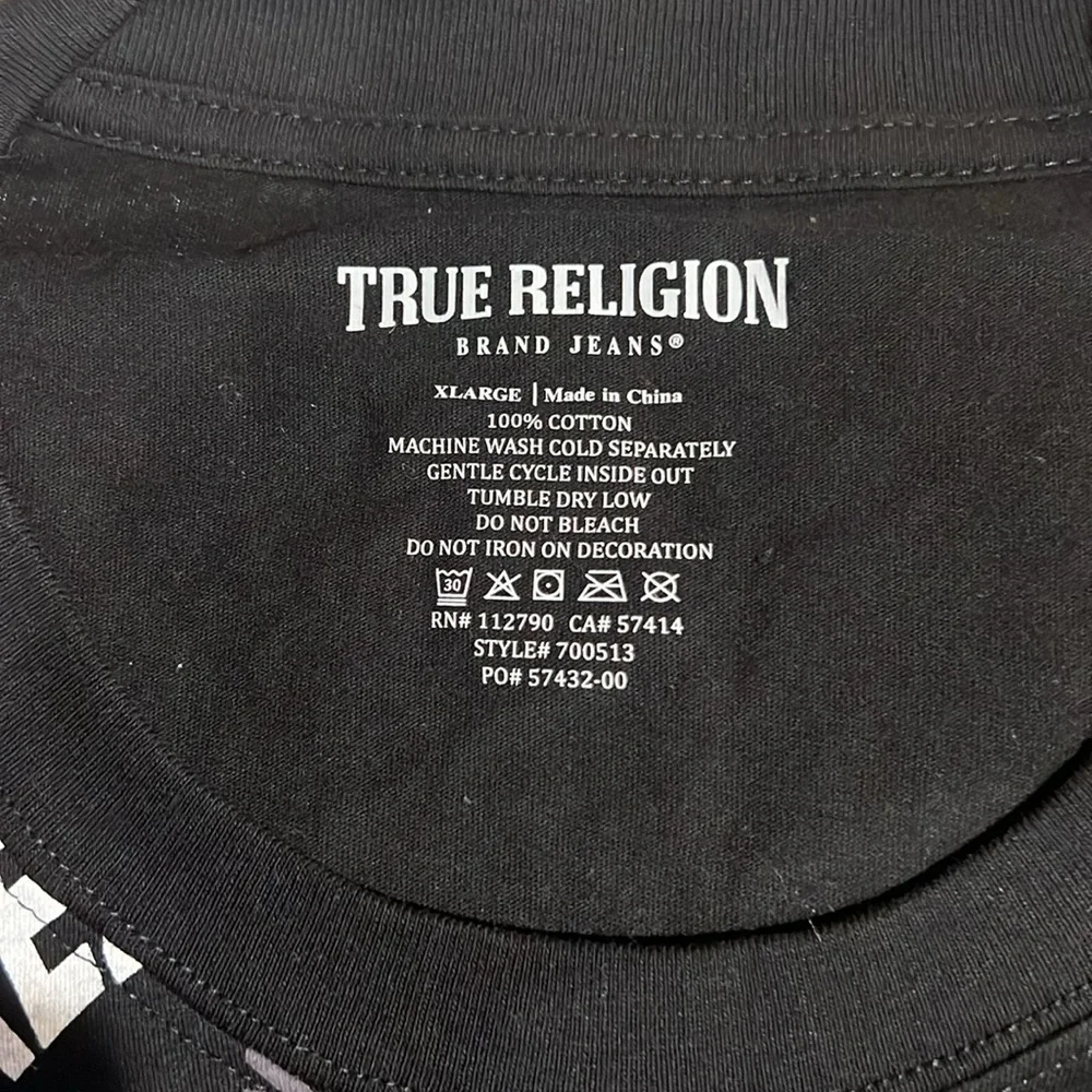 True Religion Black and White Logo Graphic Tee. Runs small. XL fits like L/M